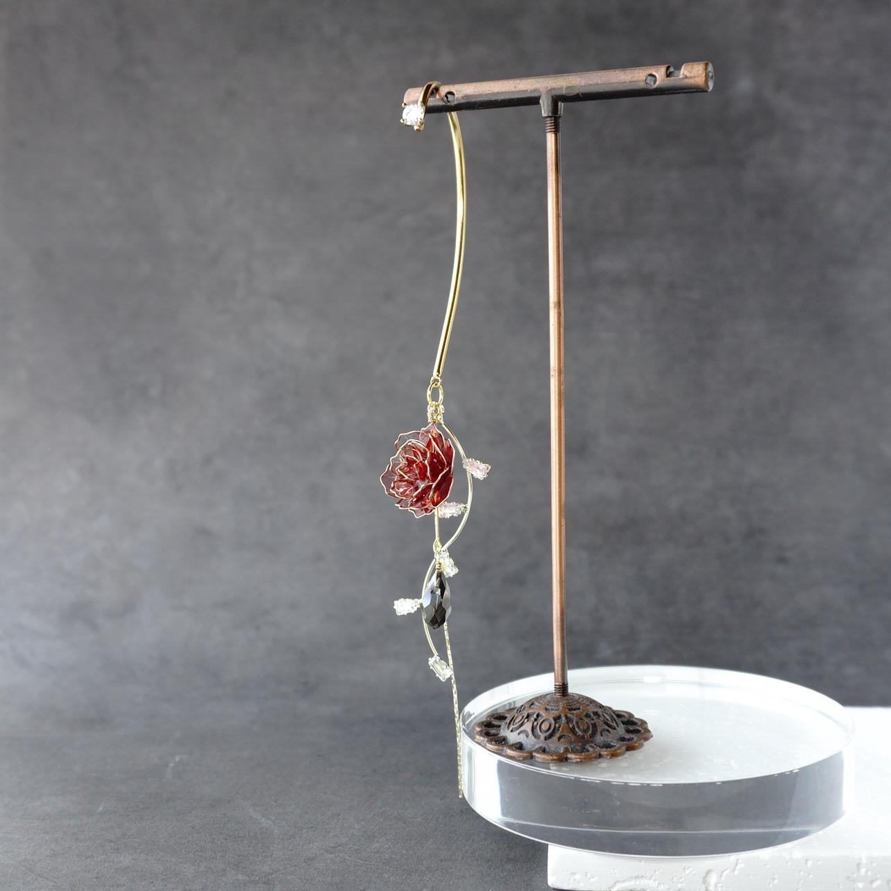 薔薇の永遠〜アンティークレッド〜　イヤーフック1枚目の画像